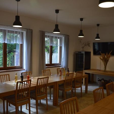 Penzion V Rodinnem Vinarstvi Kadubcovi Lipov Exterior foto