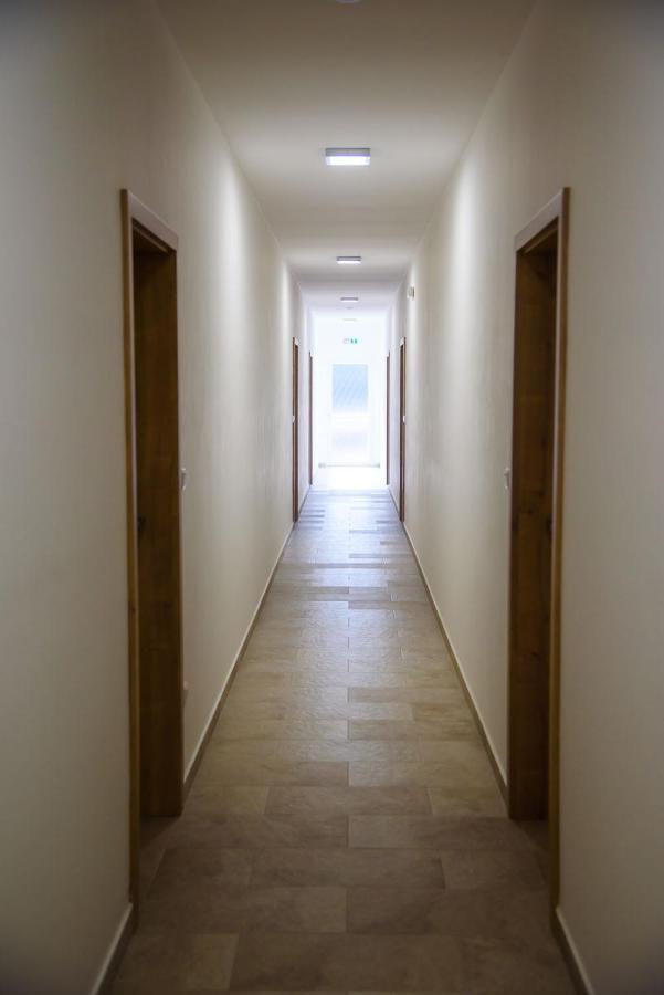 Penzion V Rodinnem Vinarstvi Kadubcovi Lipov Exterior foto